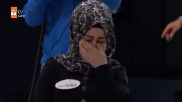 Canlı yayında duygusal anlar! Ali Karacabay kızı Muteber'e Esra Erol'da kavuştu “Muteber'e bunları yaşatanlara hesabını soracağım”-2