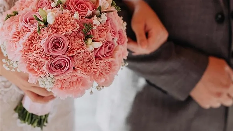 Uzmanı doğru eş seçmenin 10 formülünü TAKVİM'e anlattı. (AA)