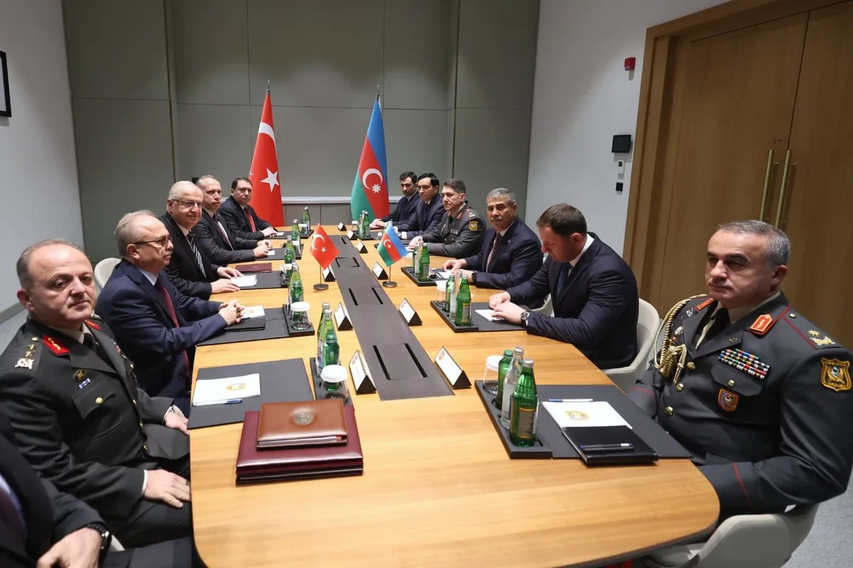 susada-uclu-zirve-bakan-guler-azerbaycanli-mevkidasi-ile-gorustu-1790922941676.jpeg Şuşa'da üçlü zirve öncesi kritik görüşme. Fotoğraf: Takvim