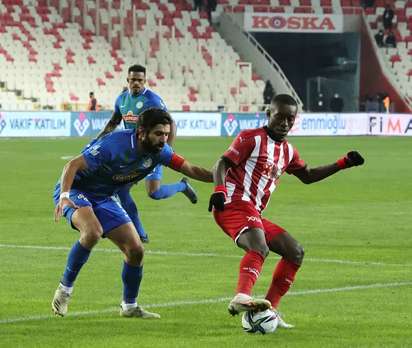 canli-sivasspor-caykur-rizespor-maci-canli-anlatim-izle-1640191270198.jpg Sivasspor 1 - Çaykur Rizespor 1 MAÇ SONUCU-2