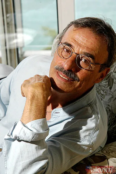 52 yıl önce evlenmişler! Yedi Bela Hüsnü’nün Cemal’i Şevket Altuğ’un eşi de Yeşilçam yıldızı çıktı! Meğer Süt Kardeşler’in yıldızıyla... - 15