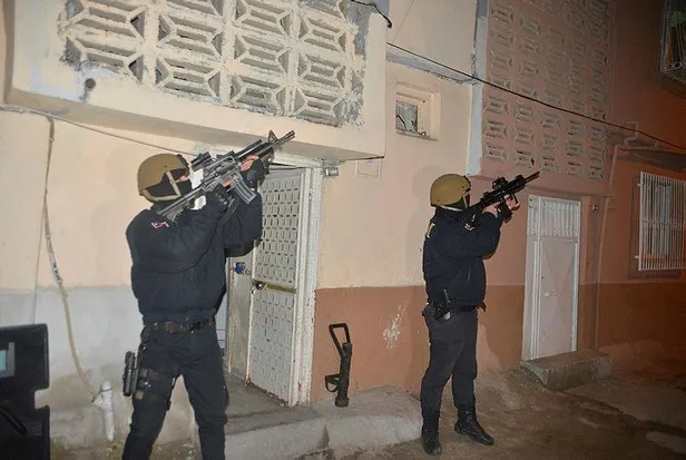 SON DAKİKA: İstanbul'da PKK/KCK operasyonu: HDP'li iki ilçe başkanı gözaltında-3