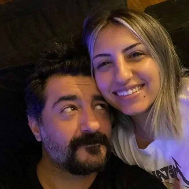 Kuruluş Osman’ın başrolü Burak Özçivit’in baldızlarına bakın! Fahriye Evcen’in kardeşleri "Güzellik genetik" dedirtti - 18