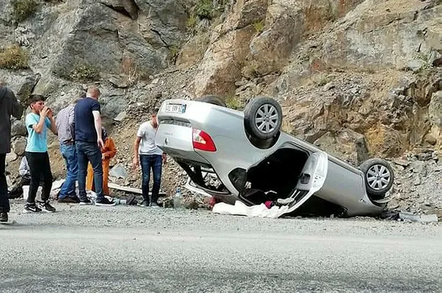 Gümüşhane'de feci kaza! Şarampole uçtu