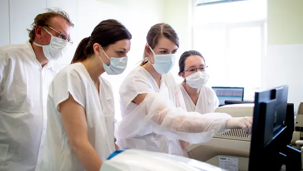 koronaviruste-ikinci-ve-ucuncu-dalga-tehlikesi-bir-iki-hafta-icinde-1592582993965.jpg Koronavirüste ikinci dalga tehlikesi var mı? Vaka sayıları...-2