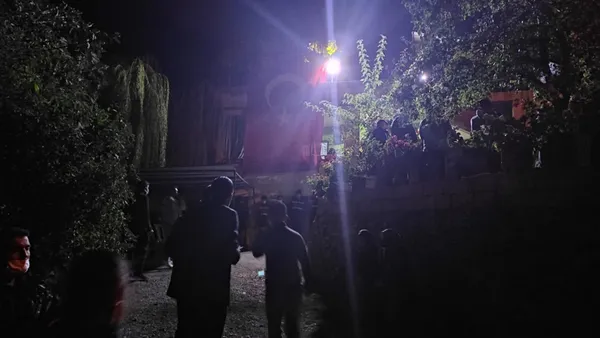 osmaniyeye-sehit-atesi-dustu-aci-haber-uzman-cavus-yunus-emre-yalmanin-baba-evine-ulasti-1635195060943.jpg Osmaniye'ye şehit ateşi düştü! Acı haber Uzman Çavuş Yunus Emre Yalman'ın baba evine ulaştı-2