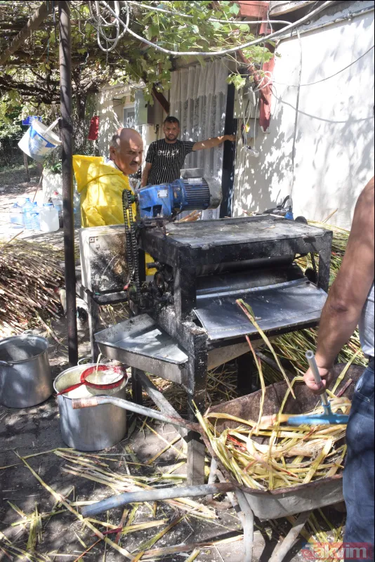 Kilosu 100 lira! Pişmesi 10 saati bulan şeker kamışı pekmezi yok satıyor - 6