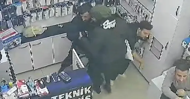 Doğubank iş hanında çatışma çıktı: Panik anı kamerada