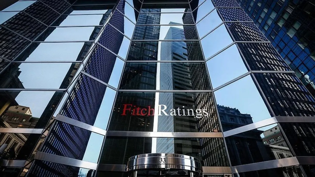 Fitch: Risk azaldı