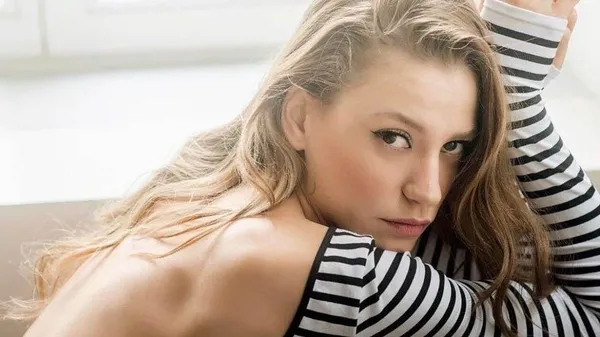 haldun-demirhisar-kimdir-kac-yasinda-nereli-serenay-sarikaya-ile-ask-iddialariyla-gundeme-geldi-1618647466623.jpeg Haldun Demirhisar kimdir, kaç yaşında, nereli? Serenay Sarıkaya ile aşk iddialarıyla gündeme geldi!-2