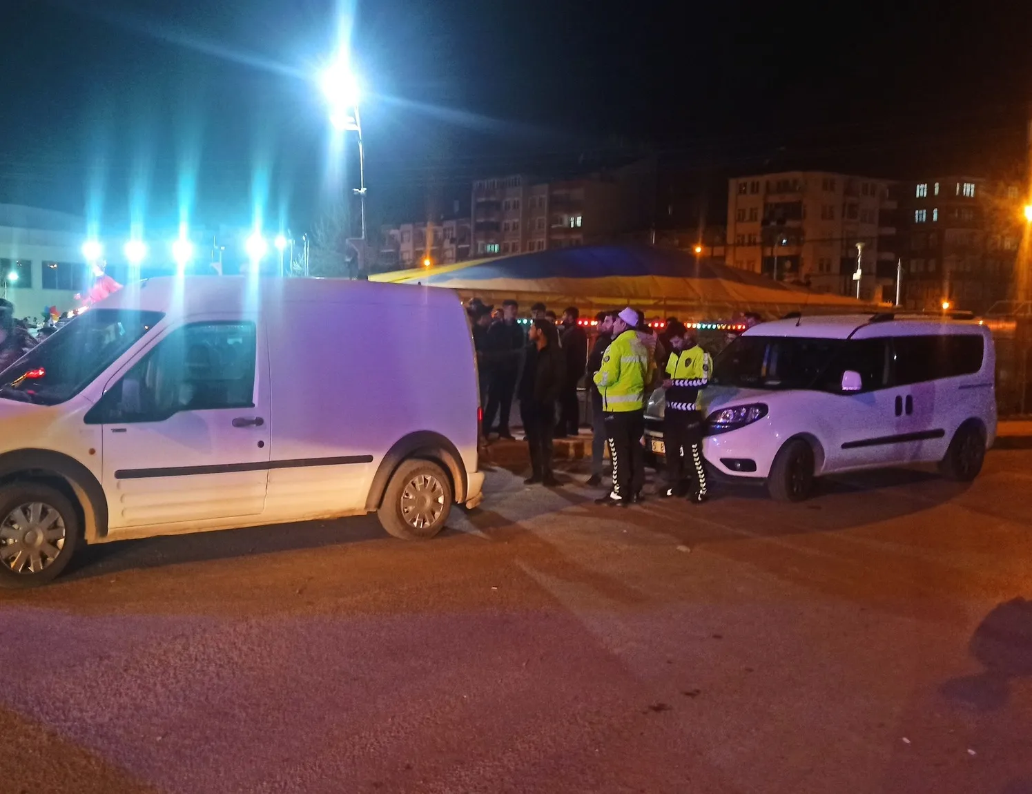 İki grup birbirine girdi!