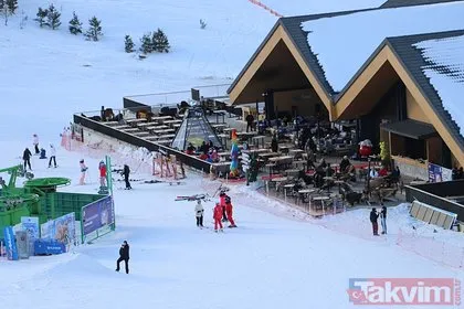 Acı görsel: Bolu’da yangın faciası sonrası tatilciler kayak yapmaya devam etti