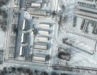 Rusya'nın Ukrayna sınırına yığdığı askeri birlikler uydudan görüntülendi