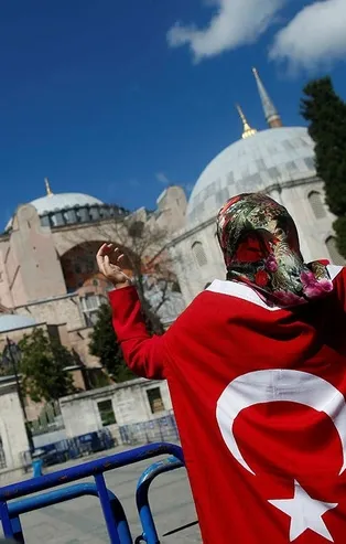 Engin Ardıç'tan dikkat çeken yazı: Ayasofya'nın müzeye çevirilmesi çok mu gerekliydi?