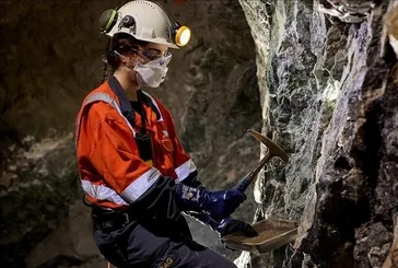Devletin kadına verdiği destekler saymakla bitmiyor: Maaş hibe ve prim yardımları peş peşe geliyor