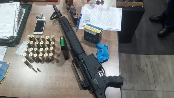 usak-merkezli-3-ilde-suc-cetesine-buyuk-baskin-17-supheli-goz-altina-alindi-1636484061335.jpeg Uşak merkezli 3 ilde, suç çetesine büyük baskın! 17 şüpheli göz altına alındı-2