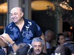 Gülücük dağıttı