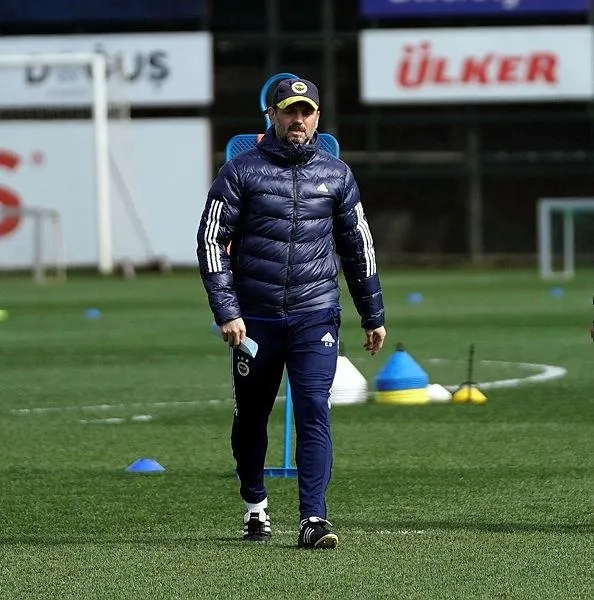 fenerbahcenin-erol-bulut-kararinin-ardindan-dikkat-ceken-yorum-bunlar-daha-fenerbahcenin-iyi-gunleri-1616692730126.jpeg Fenerbahçe'nin Erol Bulut kararının ardından dikkat çeken yorum: Bunlar daha Fenerbahçe'nin iyi günleri-2