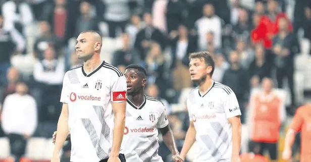 Krizdeki Beşiktaş Başakşehir karşısında beraberliği güç bela kurtardı