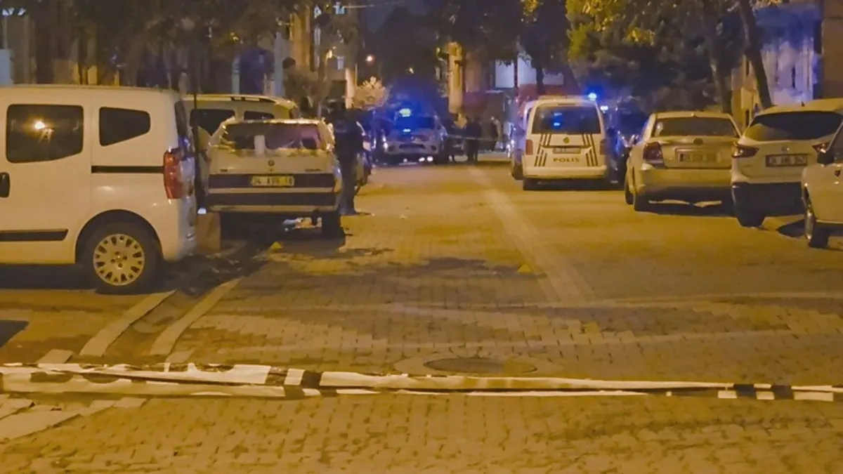 Esenyurt’ta arkadaş grubuna silahlı saldırı: Ölü ve yaralılar var