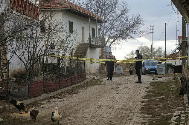 Bebeğini sobada yakan cani anne tutuklandı!