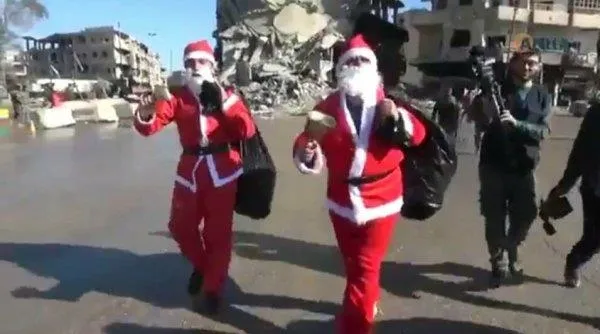 PKK'lı teröristler Rakka'da Noel'i kutladı-3