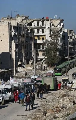 Esed yanlıları yine tahliye konvoyuna saldırdı