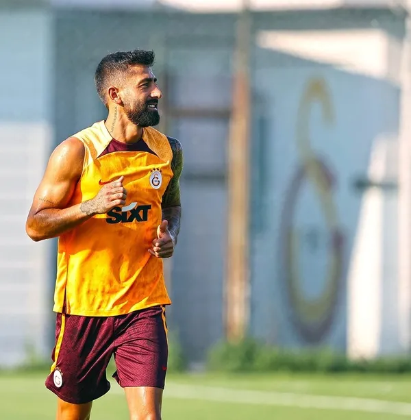 1691477914433.jpg Galatasaray'dan dev transfer hamlesi! Erden Timur'un "en büyük hayalim" dediği golcü futbolcu için şartlar zorlanacak-4