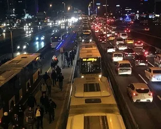 Topkapıdaki metrobüs arızası seferleri aksattı