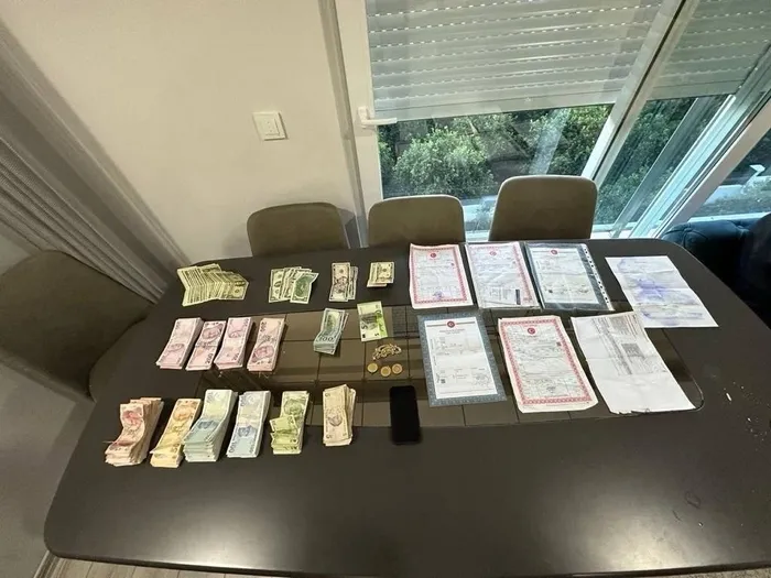 antalyada-cukurlar-cetesi-cokertildi-11-milyarlik-mal-varligina-el-konuldu-1703518854719.jpeg Antalya’da çukurlar çetesi çökertildi! 11 Milyarlık mal varlığına el konuldu-4