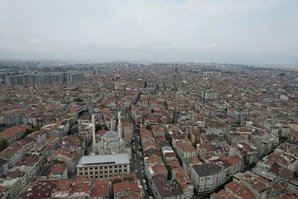 istanbulda-ev-sahipleri-yillik-kirayi-pesin-istemeye-basladi-1692167649591.jpeg