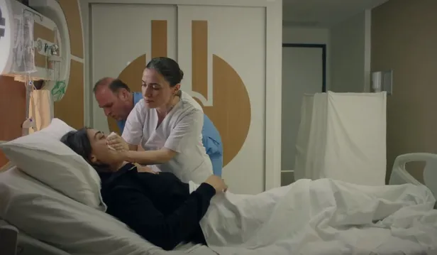 ramoda-aninda-ters-kose-ayrilik-getirdi-izleyiciler-kafalarini-duvarlara-vuruyor-en-cilgin-isim-1612599904352.jpg Ramo'da anında ters köşe ayrılık getirdi! İzleyiciler kafalarını duvarlara vuruyor! En çılgın isim...-4