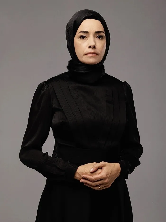 kizil-goncalarin-meryemi-yeni-projede-ozgu-namal-bomba-gibi-donuyor-1722353804396.jpeg Özgü Namal bomba gibi dönüyor! Kızıl Goncalar'ın Meryem'i yeni projede-2