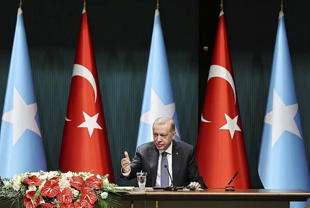 baskan-recep-tayyip-erdogan-somali-cumhurbaskani-hasan-seyh-mahmud-ile-bir-araya-geldi-1657147217743.jpeg Başkan Recep Tayyip Erdoğan, Somali Cumhurbaşkanı Hasan Şeyh Mahmud ile bir araya geldi-7