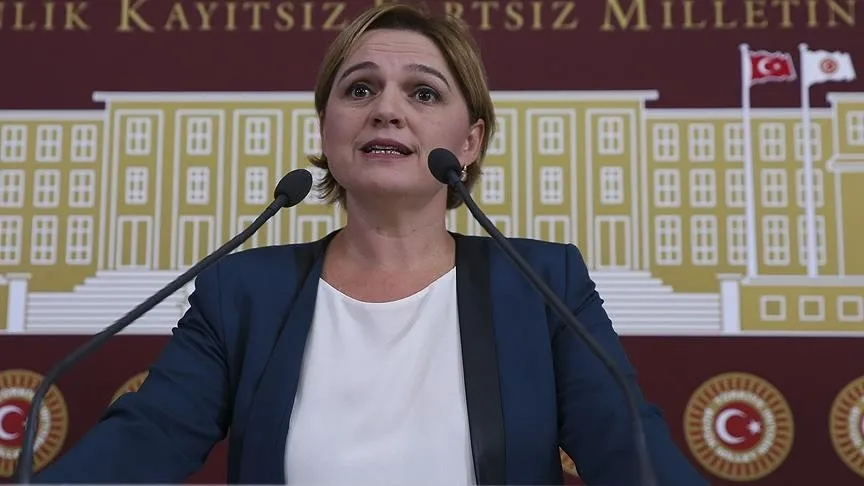ozkan-yalimdan-chp-kurultayi-itirafi-115-imza-1-milyon-tl-ve-belediyede-is-pazarligi-1780417854004.jpeg Özkan Yalım’dan CHP kurultayı itirafı! 115 imza, 1 milyon TL ve belediyede iş pazarlığı-3