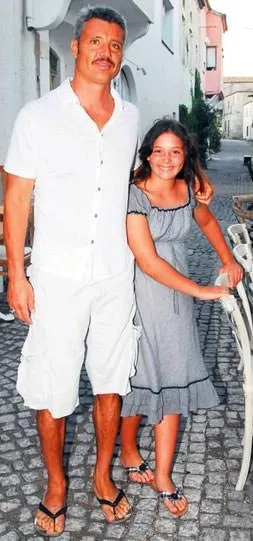 Kızını kıramadı