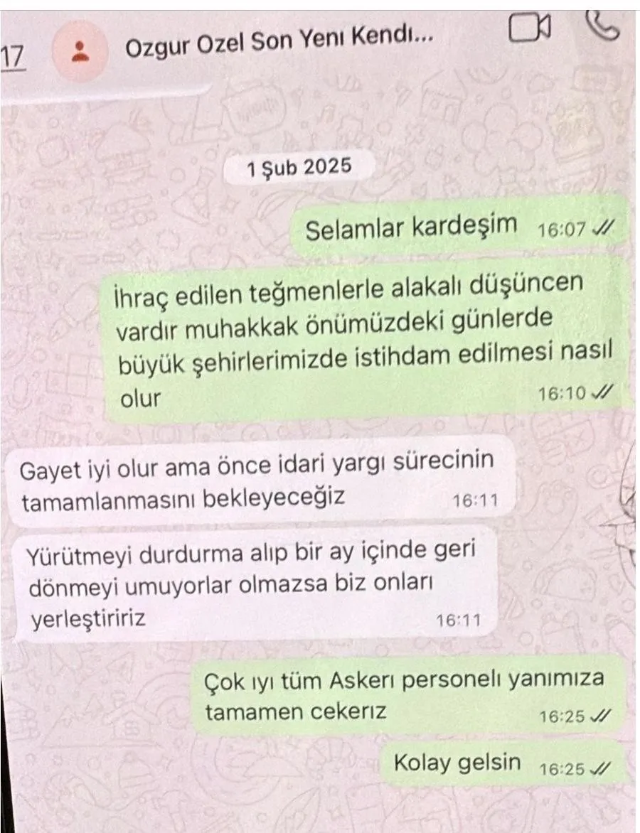 chpde-ihrac-tegmen-plani-ozgur-ozel-ve-ozkan-yalim-yazismasi-ortaya-cikti-1778851036744.jpeg CHP’de ihraç teğmen planı! Özgür Özel ve Özkan Yalım yazışması ortaya çıktı: “Olmazsa biz onları yerleştiririz”-2