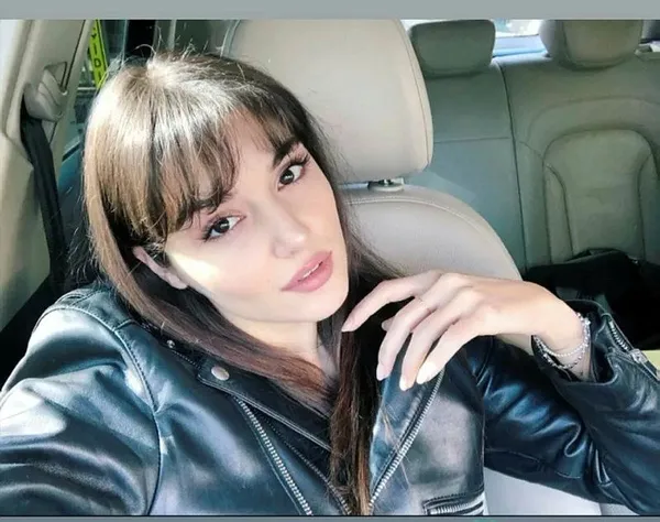 Hande Erçel’in reklam geliri dudak uçuklattı: Ekim 2020'de 1 buçuk milyon TL olan gelir Şubat'ta 2 milyon oldu-11