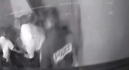 Fransa'da polis vahşeti! Türk asıllı vatandaşın nefessiz kalarak öldüğü anın görüntüsü ortaya çıktı-4