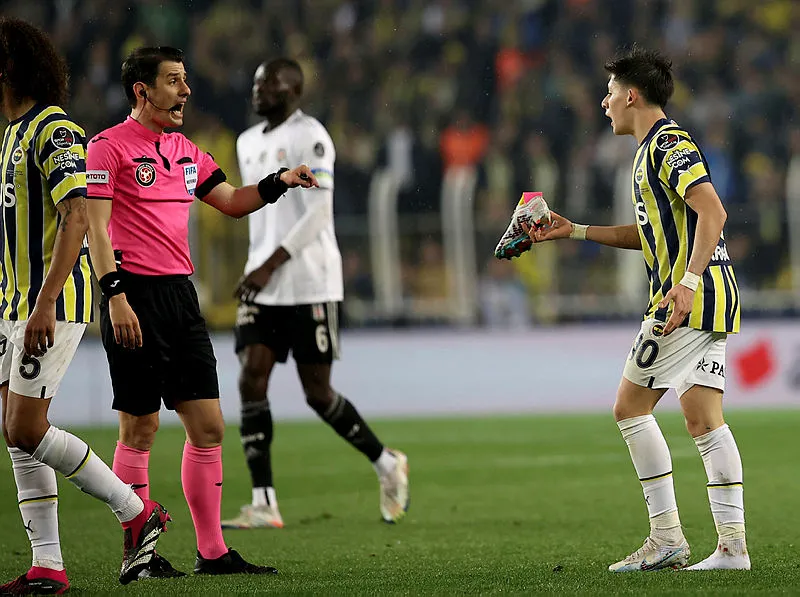 Spor yazarları Fenerbahçe - Beşiktaş derbisini değerlendirdi! İşte o yazılar - 15