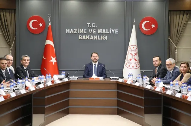 Son dakika: Hazine ve Maliye Bakanı Berat Albayrak'tan kritik toplantı! Sigortacılık sektörü temsilcileriyle bir araya geldi
