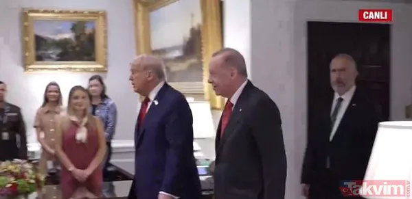 ABD'deki zirveden tarihi kareler! Trump kapıda karşıladı koltuğunu çekti Başkan Erdoğan şeref defterini imzaladı - 13
