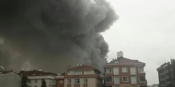 Son dakika: İstanbul Avcılar'da fabrika yangını! Çok sayıda itfaiye sevk edildi-1