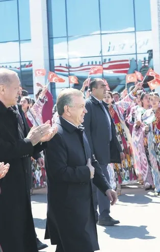 Başkan Erdoğan Orta Asya'nın kalbinde!  Özbekistan’da bilimin doğdu şehir Hive’yi ziyaret etti