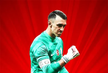 Galatasaray'da Muslera'dan sürpriz karar!