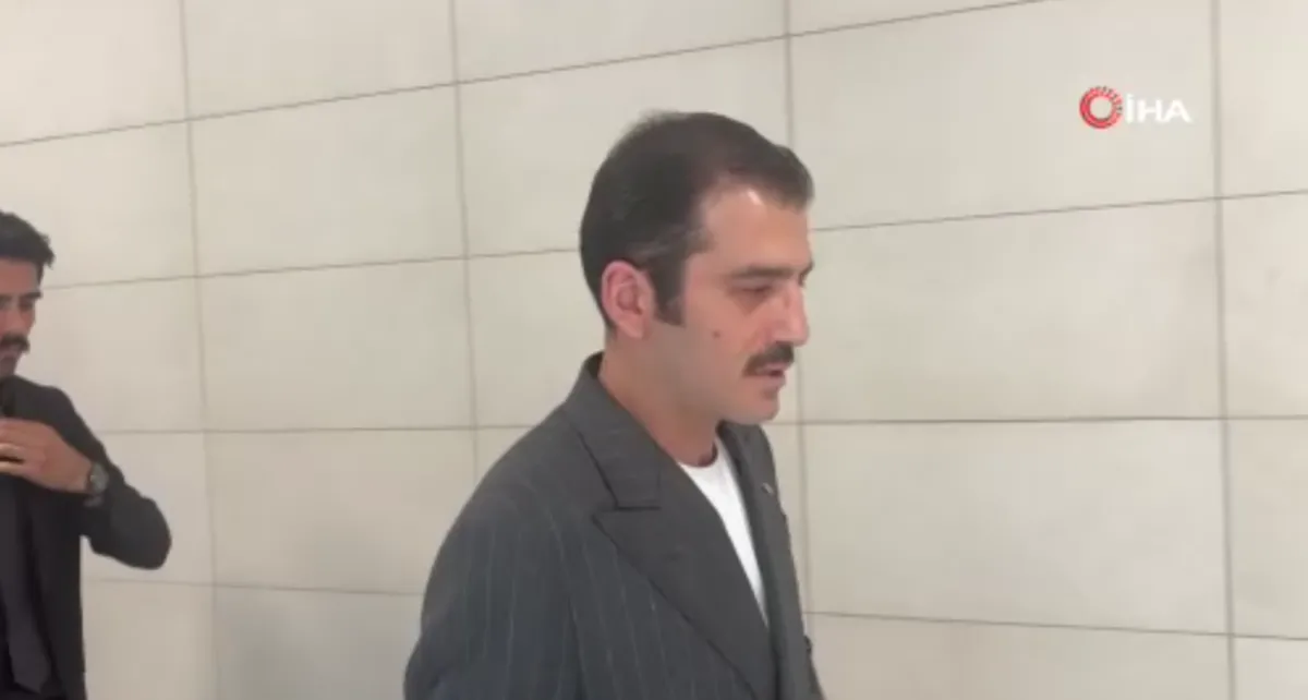 1782194468368.png Oyuncu Ufuk Bayraktar'ın 'haraç' ve 'saldırı' davasında karar çıktı: Mahkeme davayı düşürdü-6