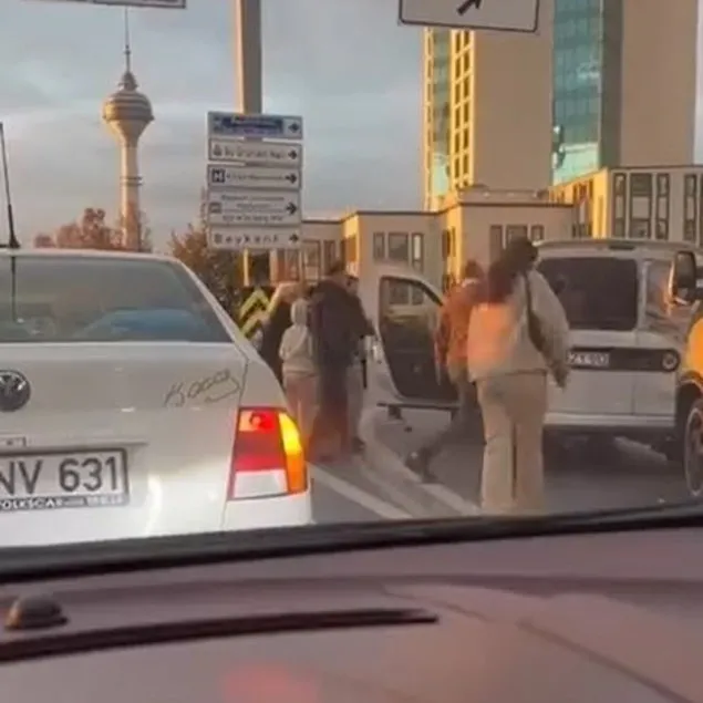 E-5’te sopalı yol verme kavgası