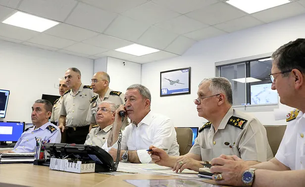 Son dakika: Bakan Hulusi Akar'dan Pençe Harekatı açıklaması-1