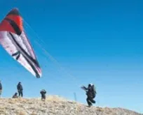 Cudi’de yamaç paraşütü etkinliği düzenlendi