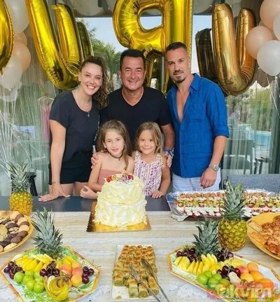 survivor-panaroma-sunucusu-kubra-acil-kimdir-kac-yasinda-evli-mi-seyma-subasi-kardesi-kubra-acil-ile-kus-mu-1642423929064.jpeg Şeyma Subaşı kardeşi Kübra Açıl ile küs mü? Survivor Panaroma sunucusu Kübra Açıl kimdir? Kaç yaşında? Evli mi?-3